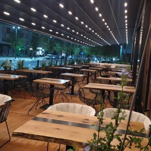 Pergola cu acoperis retractabil